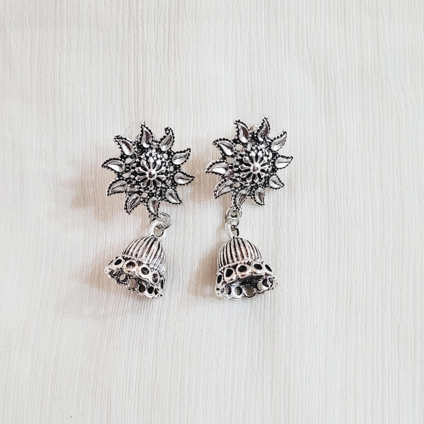 Ethnic Floral Pendant Necklace Set