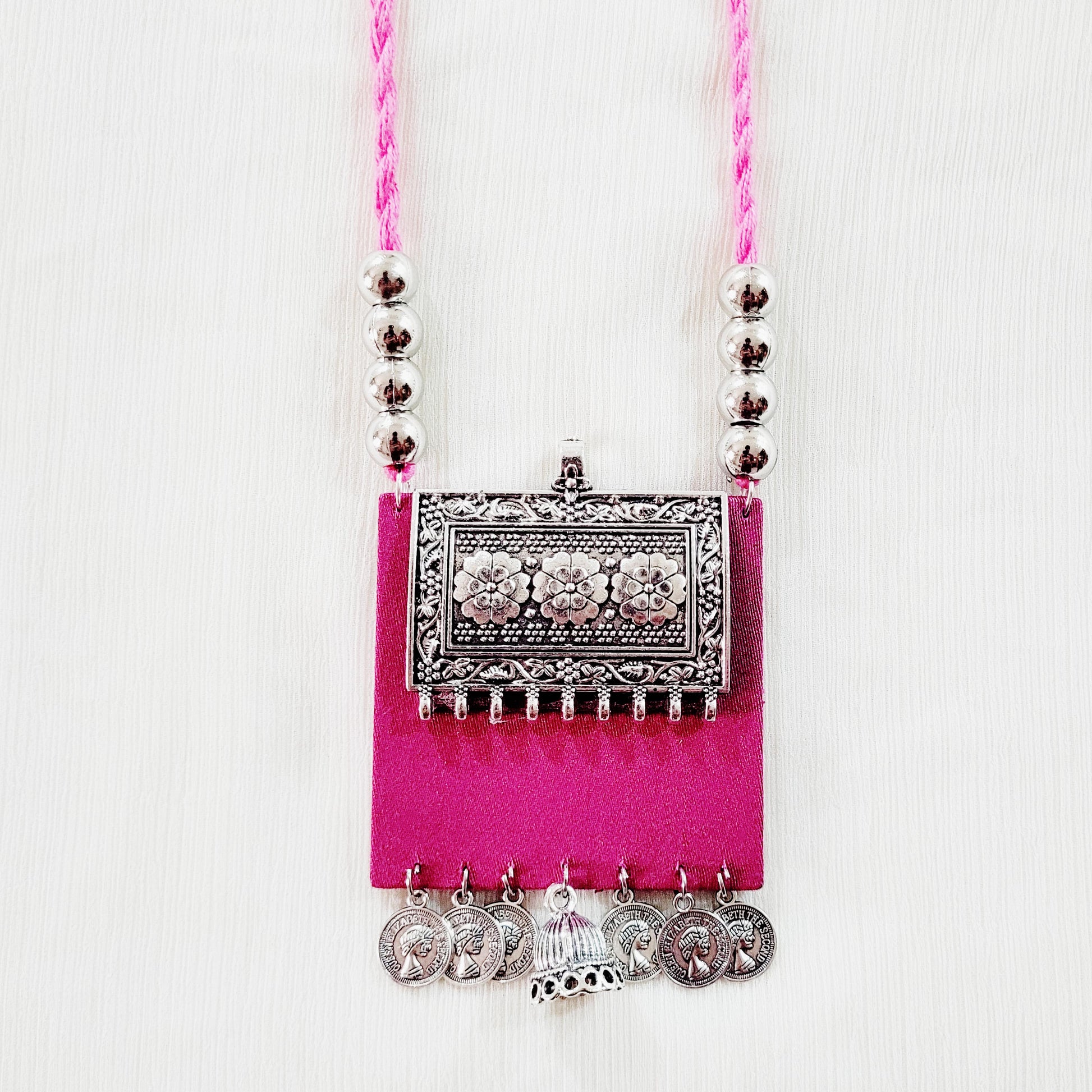 Ethnic Floral Pendant Necklace Set