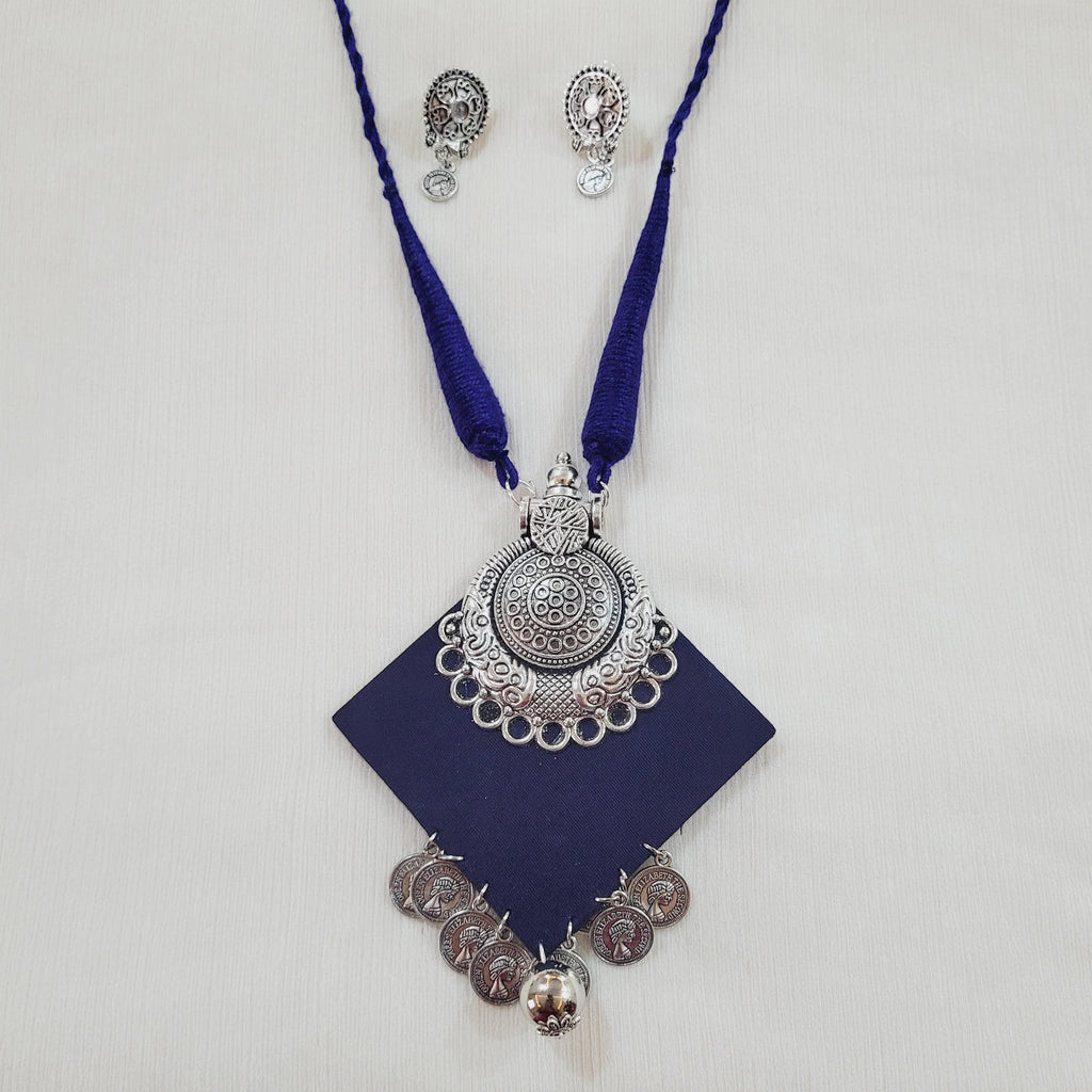 Traditional Blue Thread Necklace Set