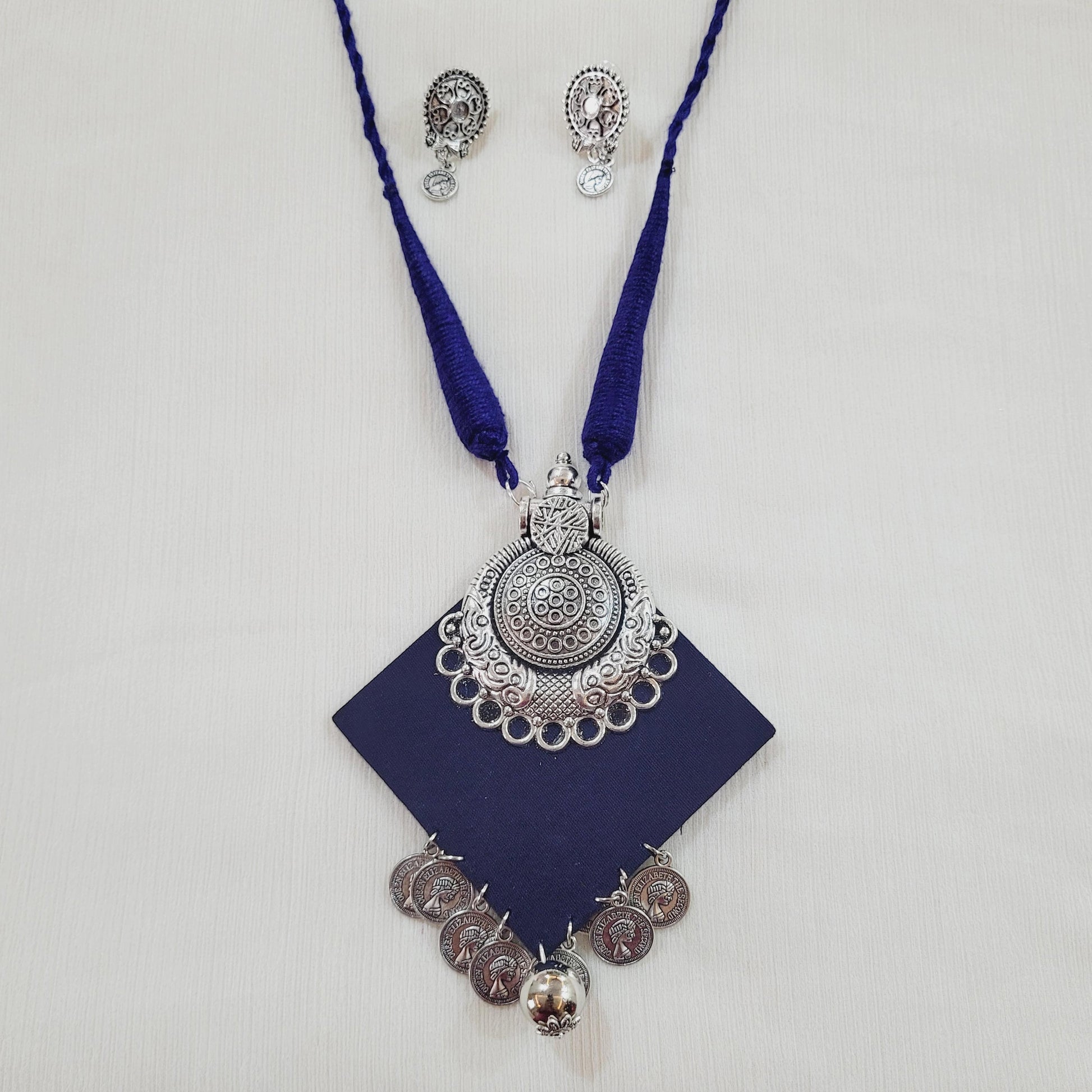 Traditional Blue Thread Necklace Set