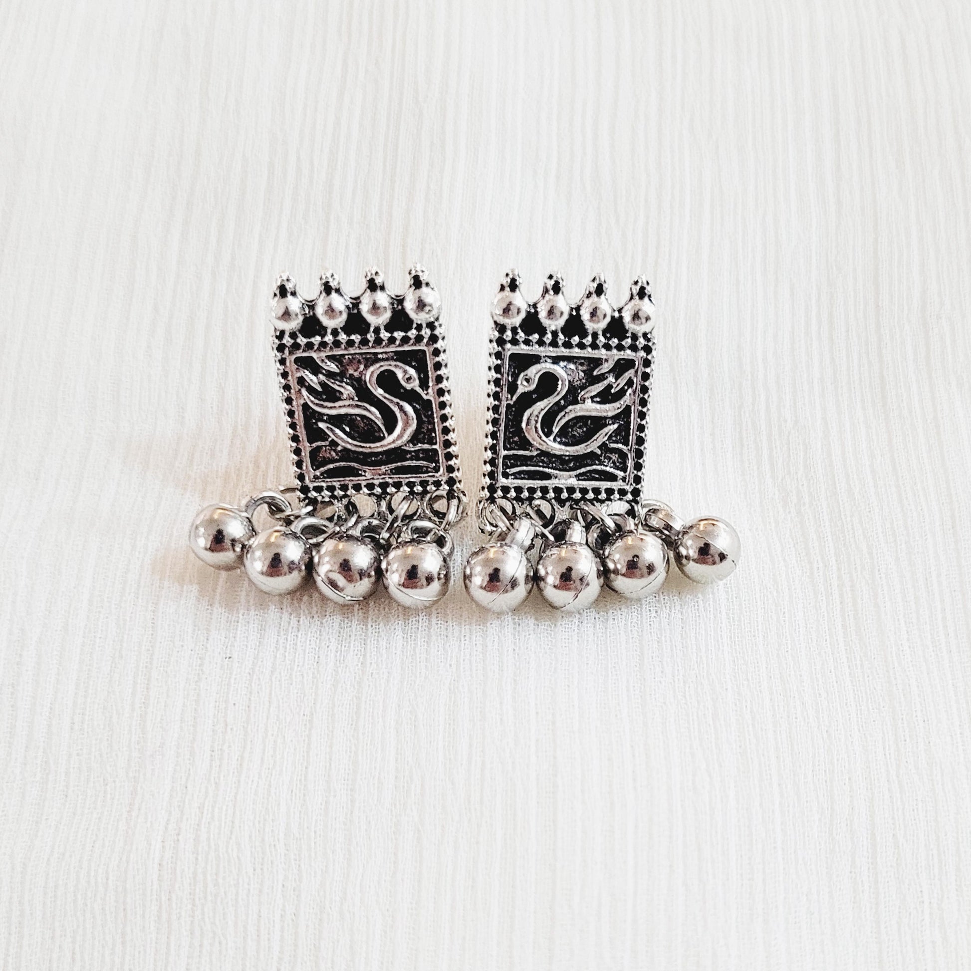 Maroon Oxidized Silver Pendant Necklace Set